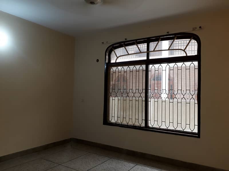 DHA 1 Kanal Beautiful Lower Portion For Rent In Phase 2 Block R 16