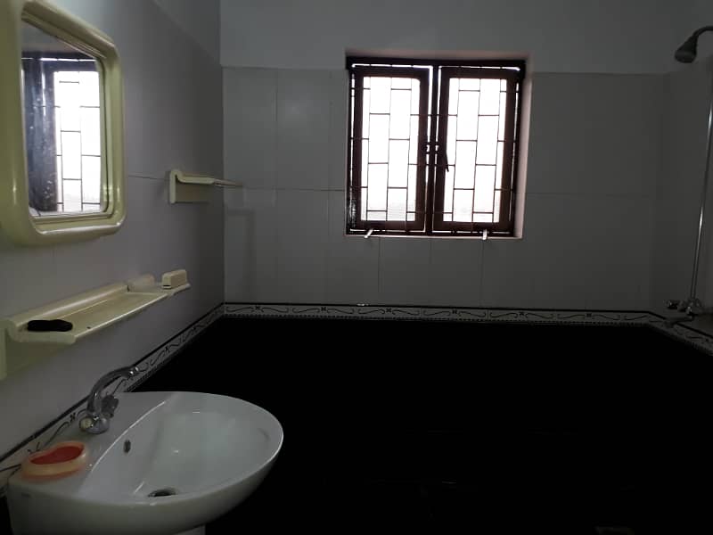 DHA 1 Kanal Beautiful Lower Portion For Rent In Phase 2 Block R 20