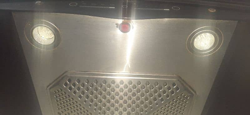 kitchen exhaust/hood 3