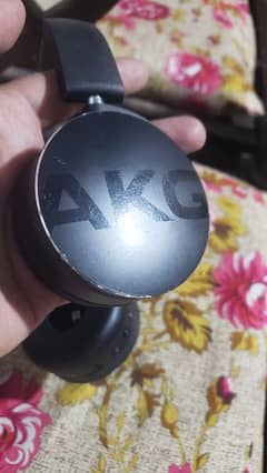 AKG