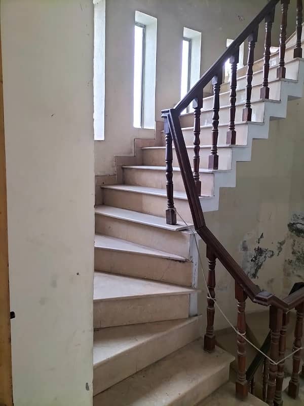 1 Kanal Facing Park With Full Basement Available House For Sale on 60 Feet Road 12