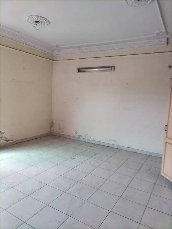 1 Kanal Facing Park With Full Basement Available House For Sale on 60 Feet Road 17