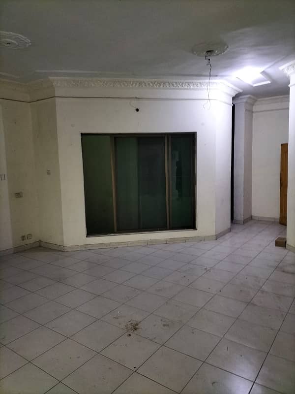 1 Kanal Facing Park With Full Basement Available House For Sale on 60 Feet Road 21