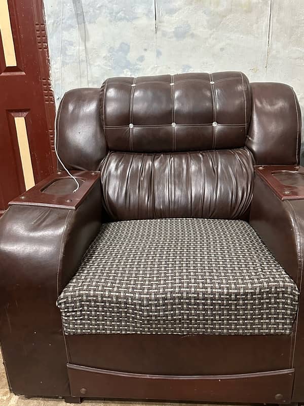 6 seater sofa for urgent sale 1