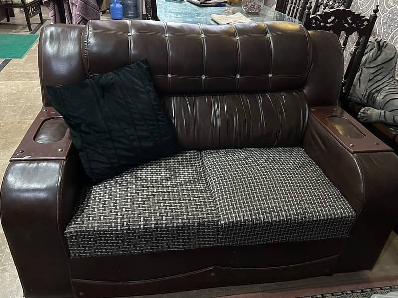 6 seater sofa for urgent sale 4