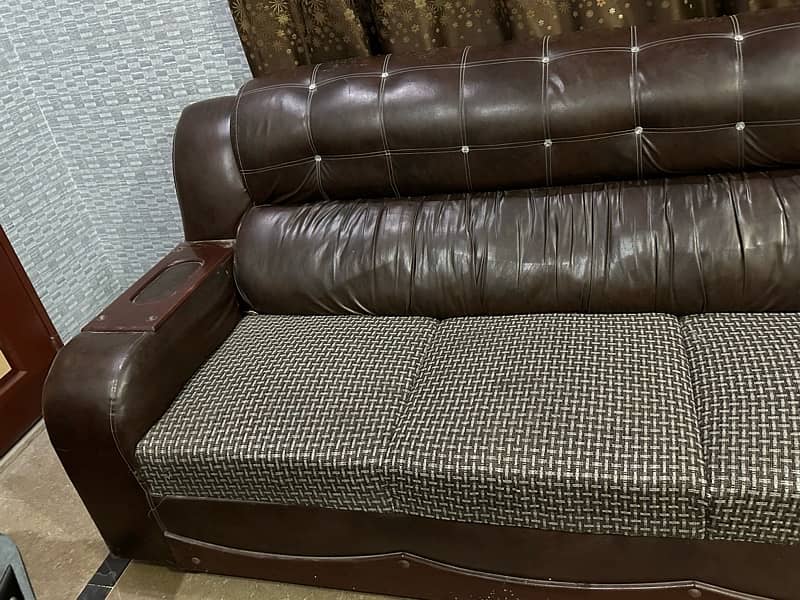 6 seater sofa for urgent sale 6