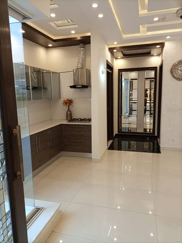 1 Kanal House for Rent in Reasonable Price 6