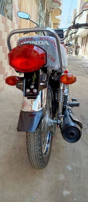 Honda 125 model 2020(03008700701) 1