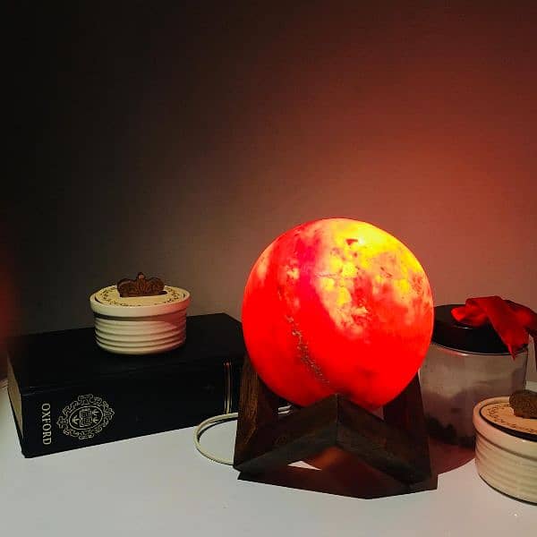 Moon Pink salt lamp 2