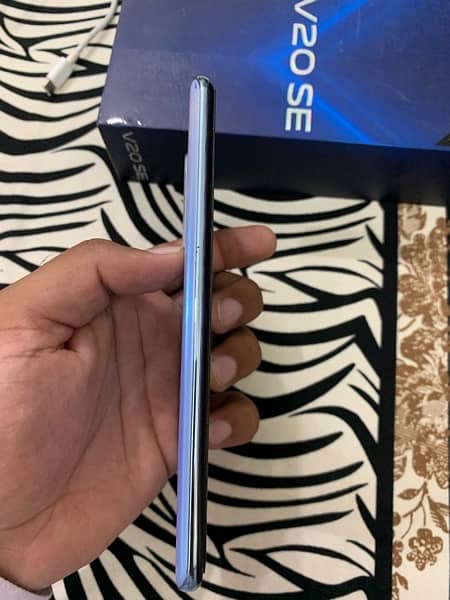 vivo v20SE 8 128 pta approved arjant sale blue color fingr and all oky 3