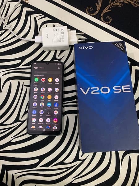 vivo v20SE 8 128 pta approved arjant sale blue color fingr and all oky 5