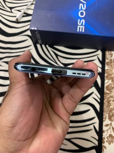 vivo v20SE 8 128 pta approved arjant sale blue color fingr and all oky 9