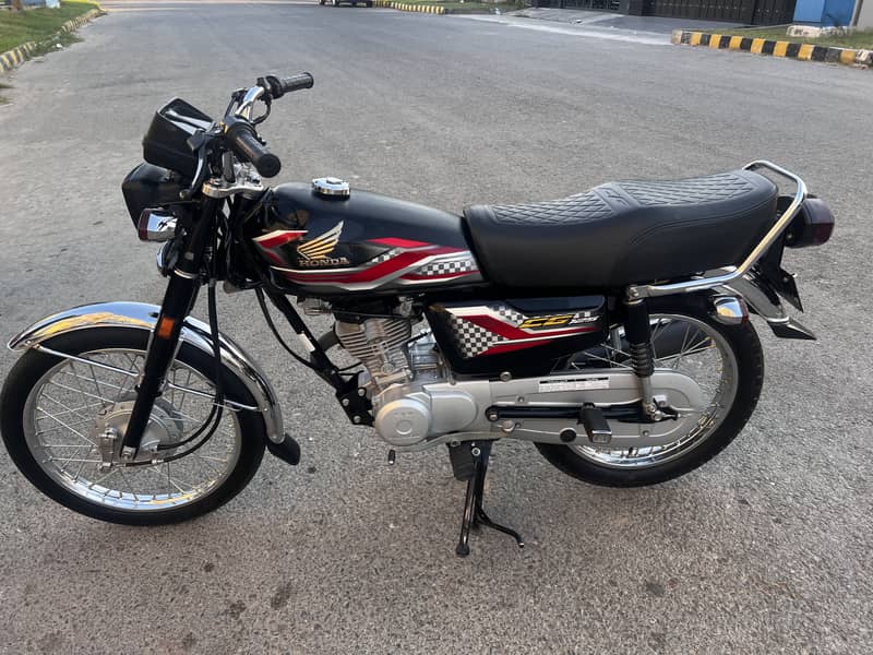 honda 124 black 2024 1