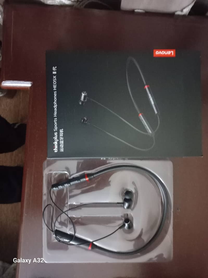 Lenovo Thinkplus Sports Headphones HEO5X 0