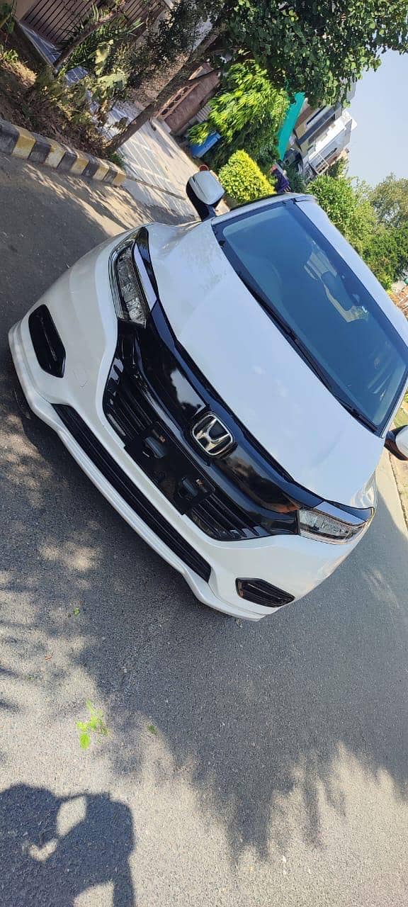 Honda Vezel Hybrid Z Model 2019 / Vezel Model 2019/2024 / Fresh Import 1