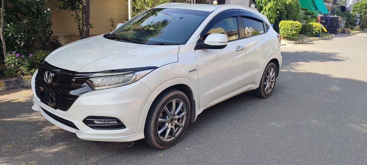 Honda Vezel Hybrid Z Model 2019 / Vezel Model 2019/2024 / Fresh Import 3