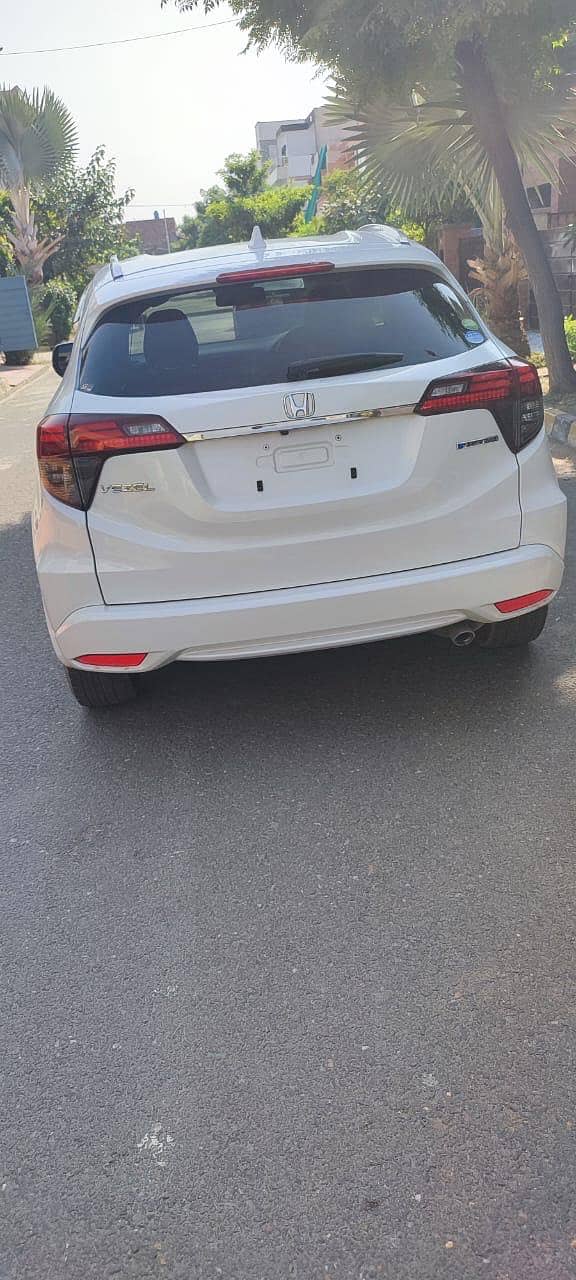 Honda Vezel Hybrid Z Model 2019 / Vezel Model 2019/2024 / Fresh Import 9