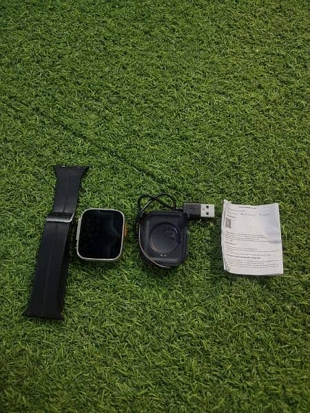 smart watch with box All okay contact me 03188264599 3