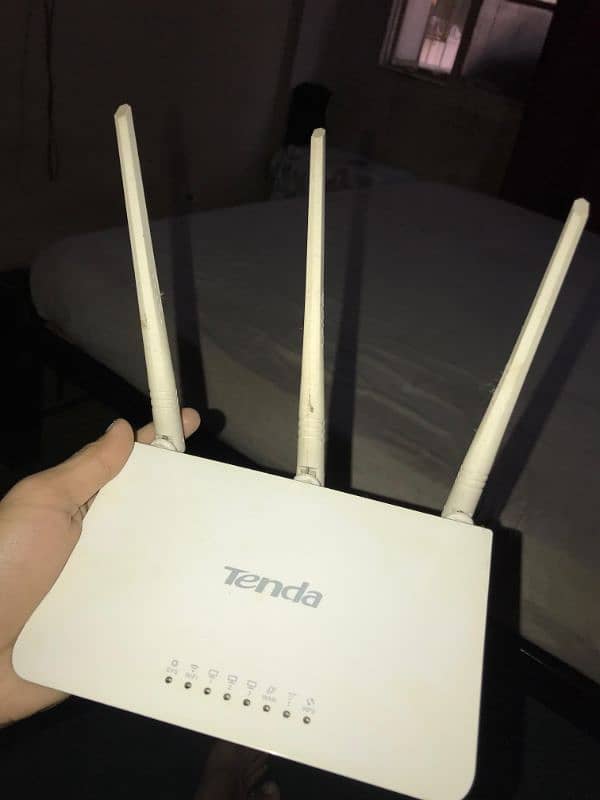 TENDA ROUTER 1