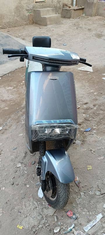 yj future cruise electric bik. 1200watt moter. 72v 26ah bettry 90to105km 1