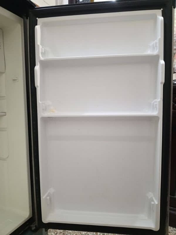 esquire mini referigerator/Room Fridge/slightly used 1