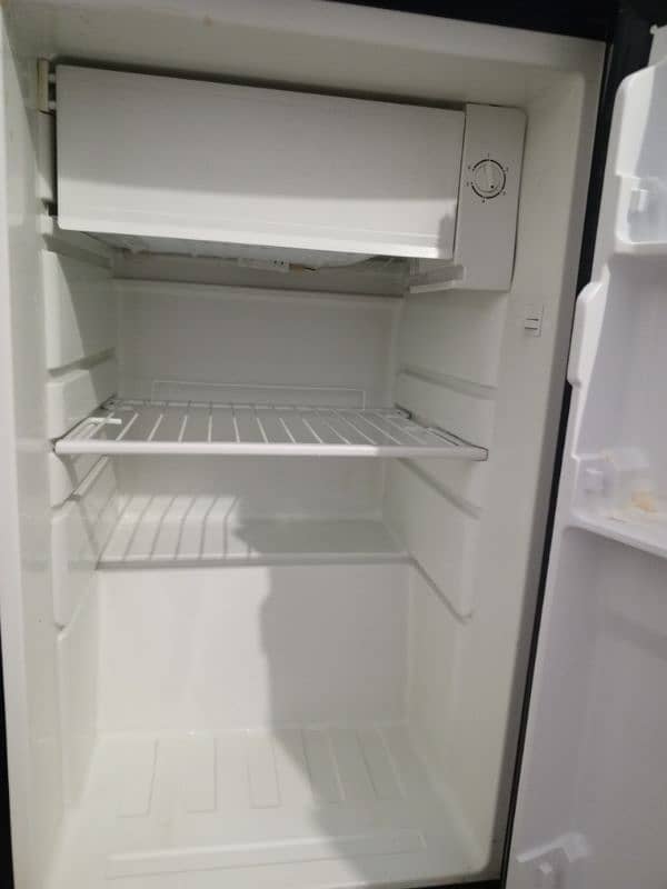 esquire mini referigerator/Room Fridge/slightly used 2