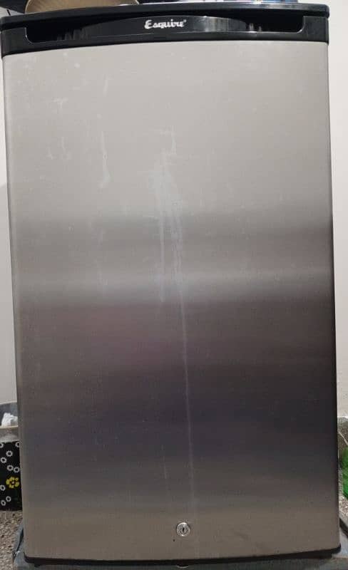 esquire mini referigerator/Room Fridge/slightly used 7