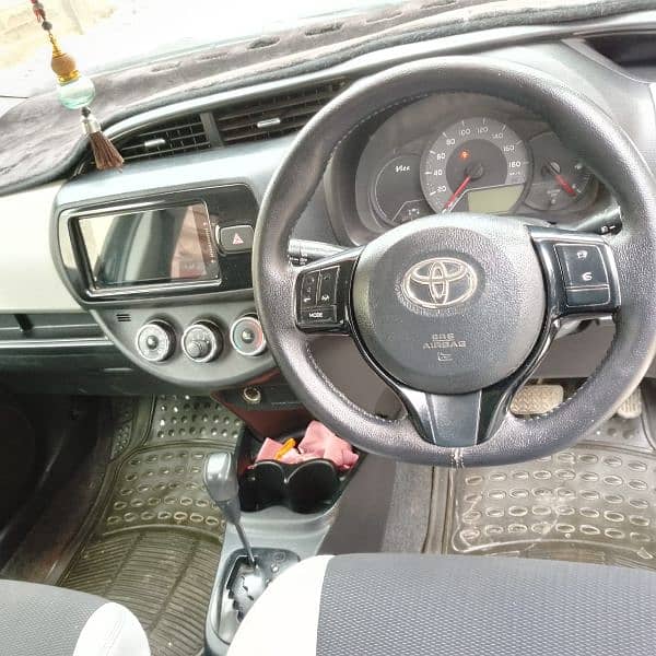 Toyota Vitz 2015 7