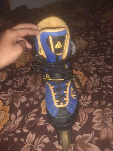 skating shoes good condition 1