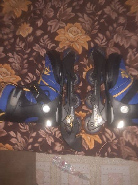 skating shoes good condition 4