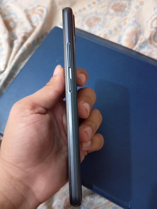 Realme C25s 4