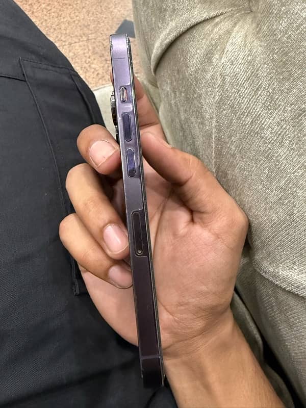 iphone 14 pro NON PTA 3