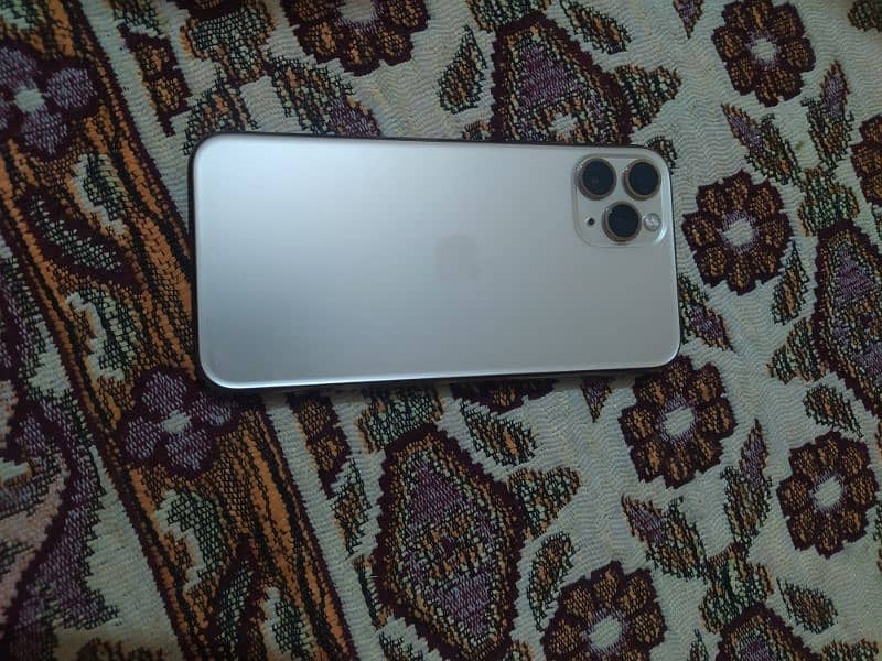 iPhone 11 pro Non PTA 256 GB Golden 0