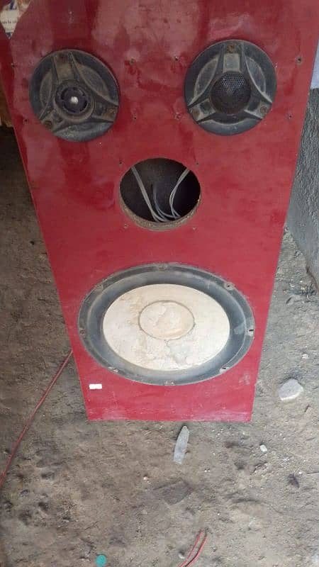 Speakers With Amplifier 1