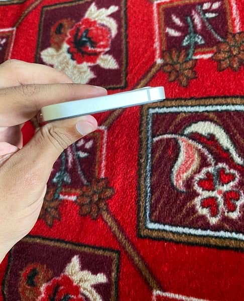 IPhone 12 Pta Approved, iPhone 12 white Pta 10/10 3