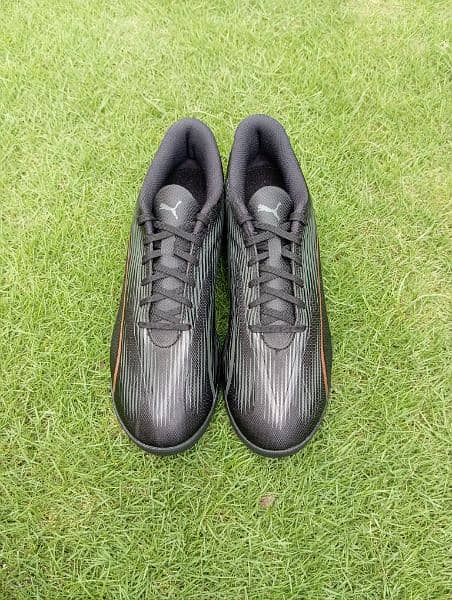 PUMA ULTRA PLAY Turf Grippers 4