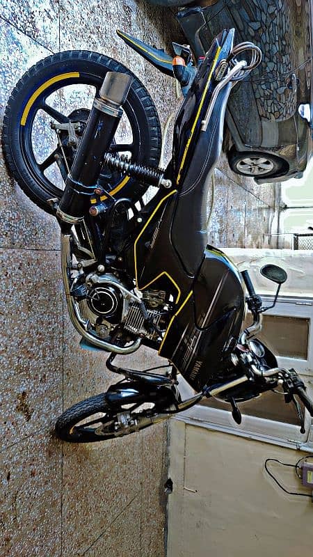 BLACK YAMAHA YBR 125 3