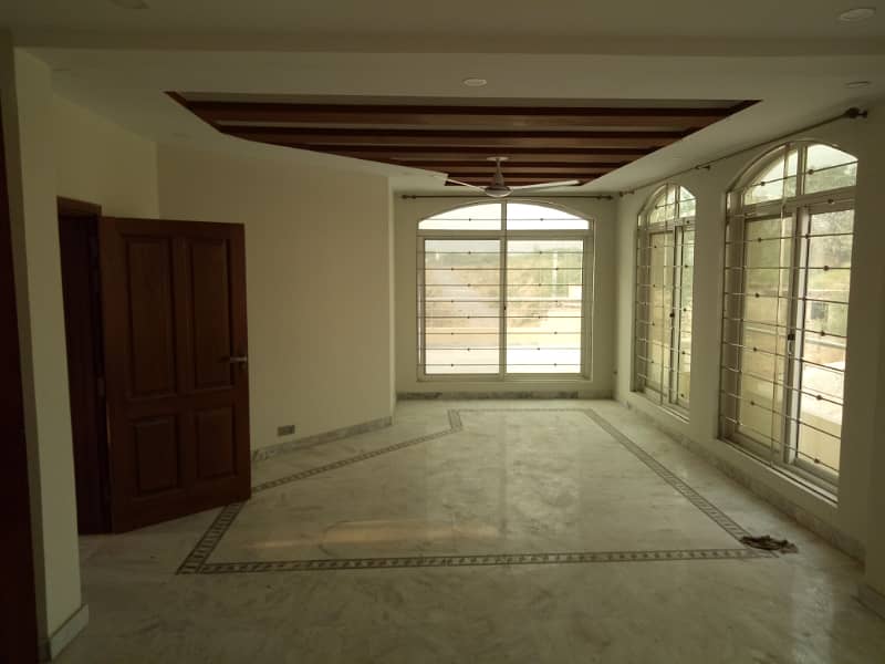 1 Kanal Beautiful Upper Portion Available For Rent In D12-3 1