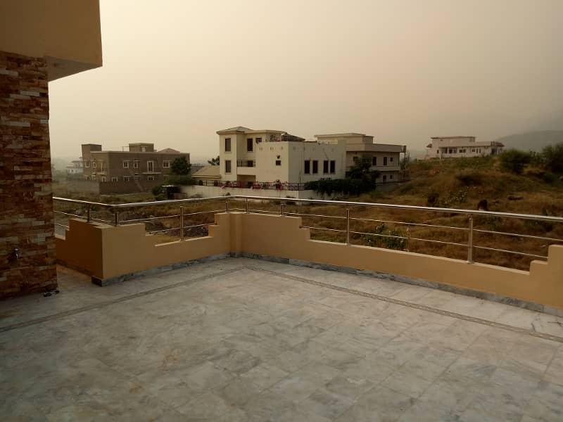 1 Kanal Beautiful Upper Portion Available For Rent In D12-3 16