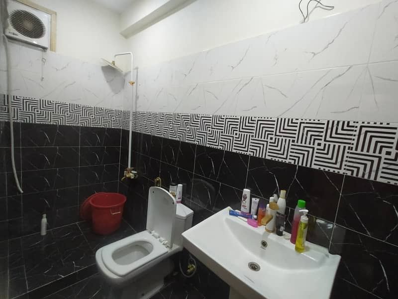 2 Bed Lounge Flat For Sale At Prime Location 5