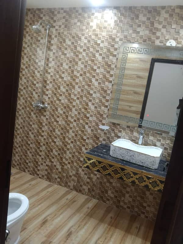 10 Marla Upper Portion Lower Lock For Rent in Bahria Town Lahore 10