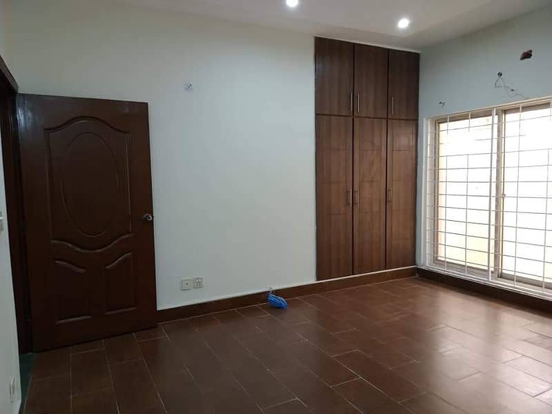 10 Marla Upper Portion Lower Lock For Rent in Bahria Town Lahore 11