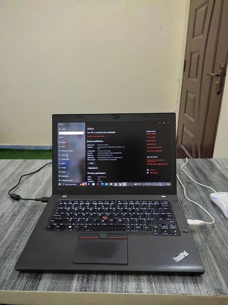 Lenovo t460 touch screen| i5 6th gen| 8gb ram  256gb ssd 0