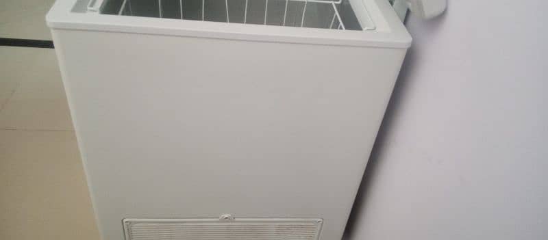 Haier chest Freezer Model HDF-285H3 1