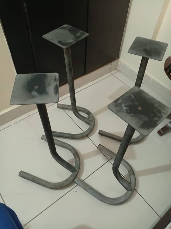 Speaker stands 2