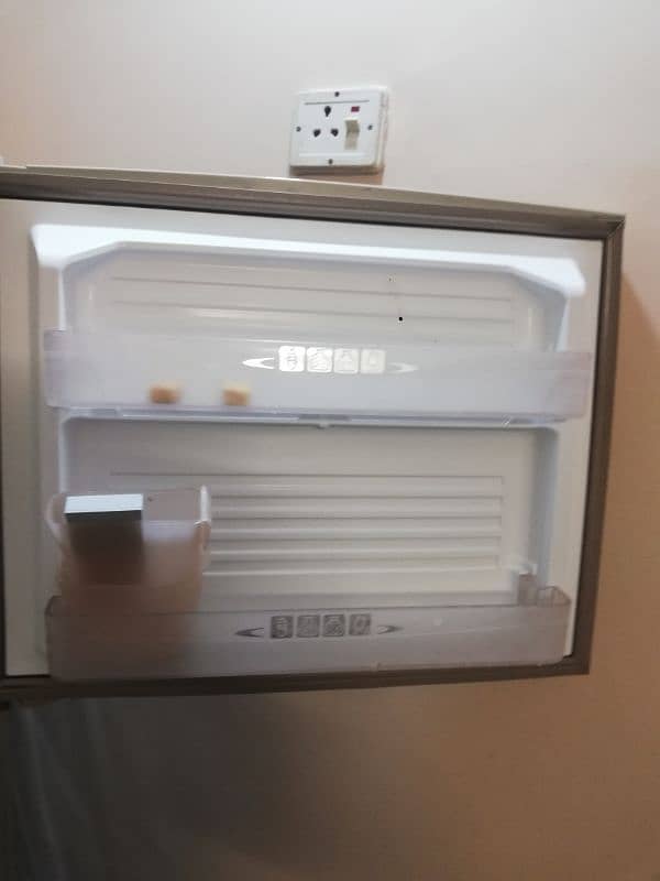 Dawlance fridge Model 9170 WBM urgent sale plz massage 8