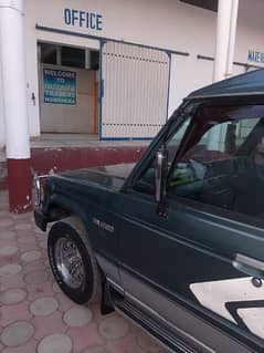 Mitsubishi Pajero 1990