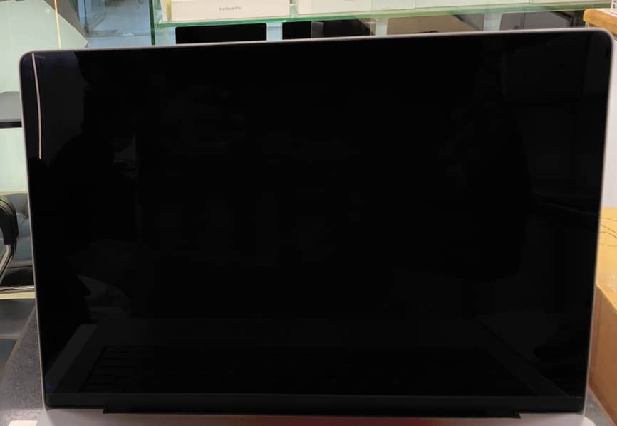 APPLE MACBOOK PRO 2021 14INCH  WITH M1 PRO CHIP USED 10/10 CONDITION 5