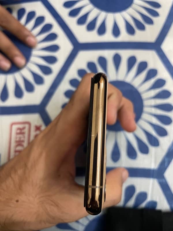 iphone 11 pro 64 gb Non PTA 5