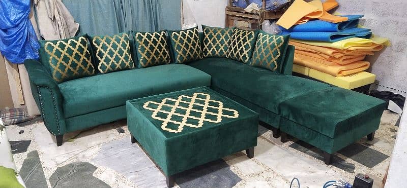 Brand new corner sofa for sell contact me on my what's app number we . 5